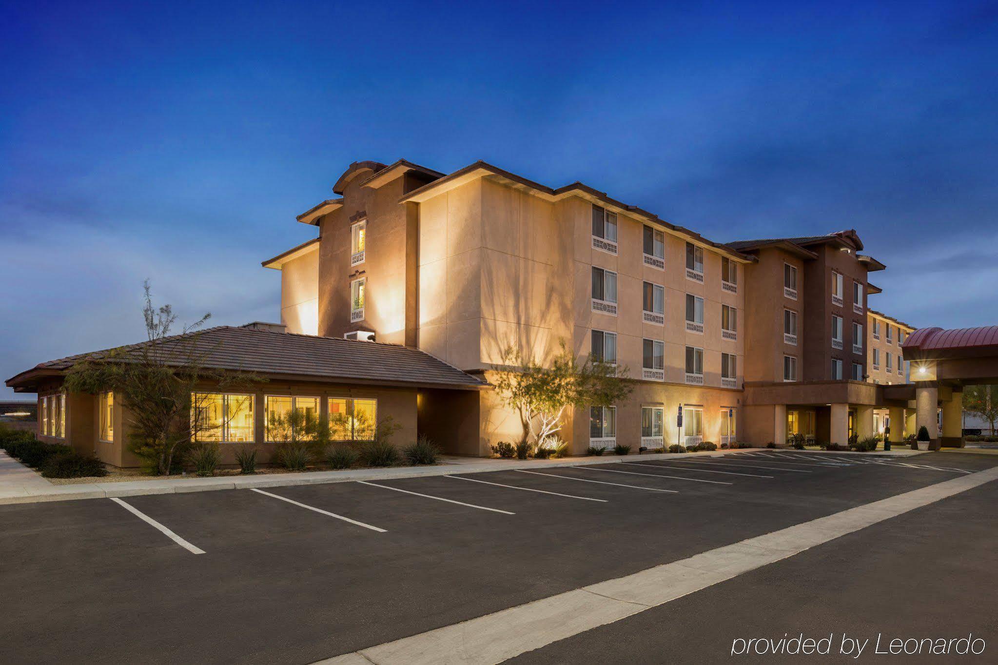 Holiday Inn & Suites - Barstow By Ihg Kültér fotó