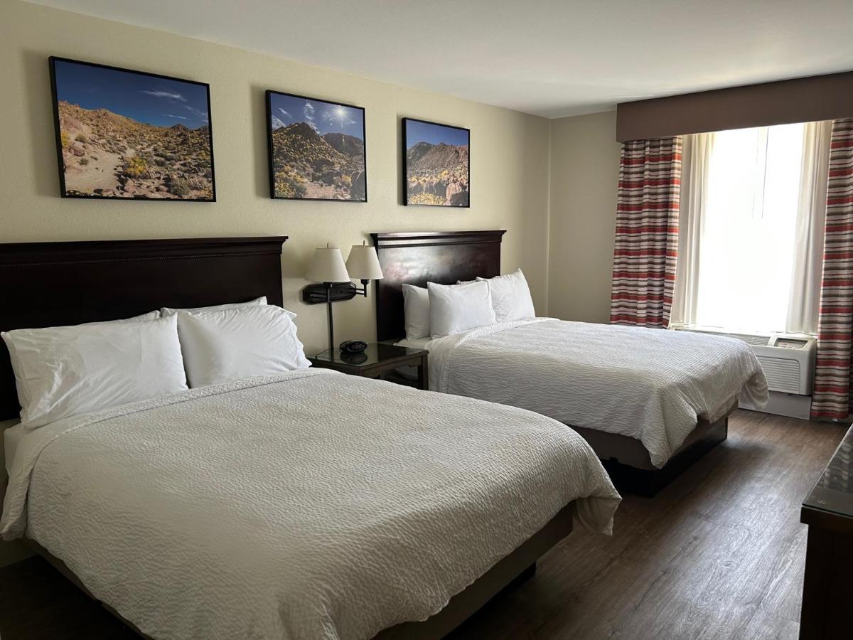 Holiday Inn & Suites - Barstow By Ihg Kültér fotó